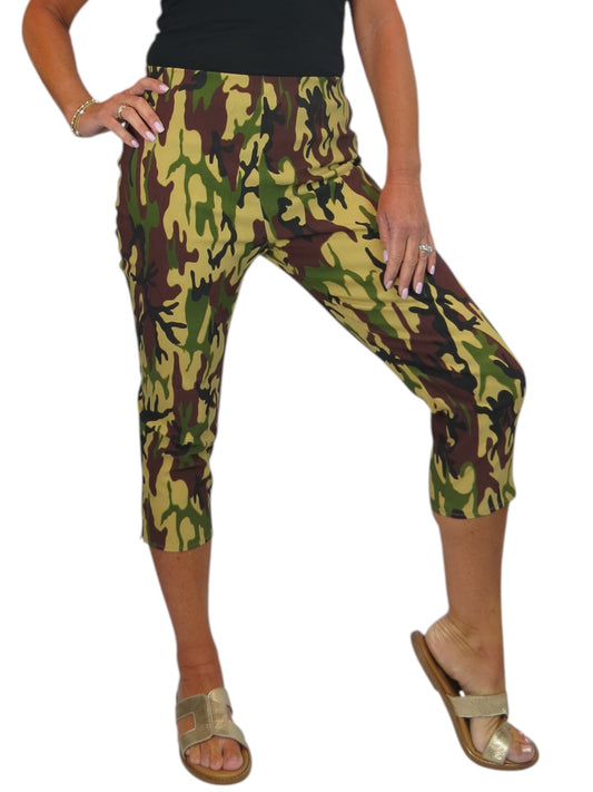 Women's Pull On Elasticated Waist Cropped Trousers Camo