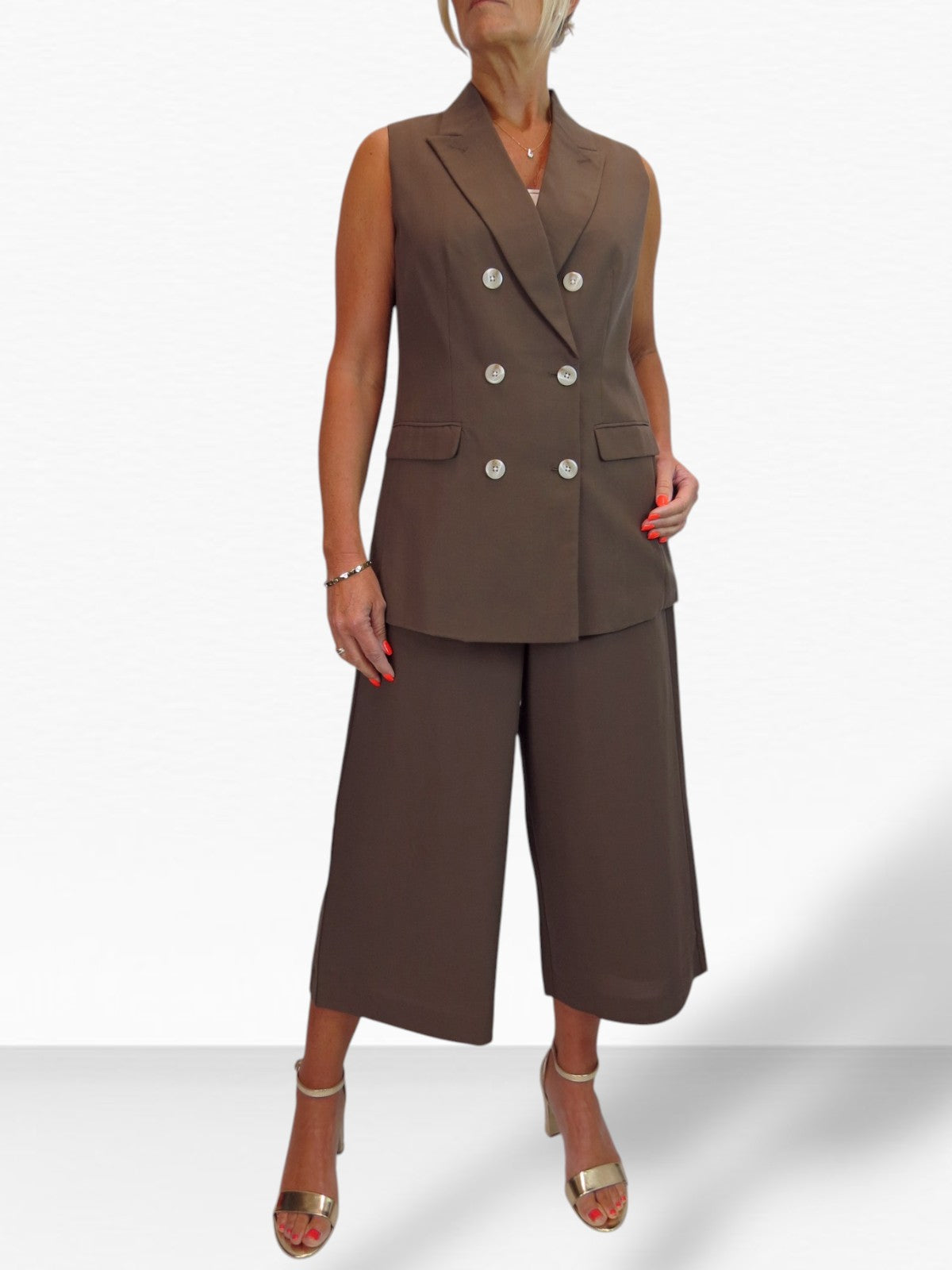 Smart Linen Look 2 Piece Waistcoat and Cropped Trouser Suit Brown
