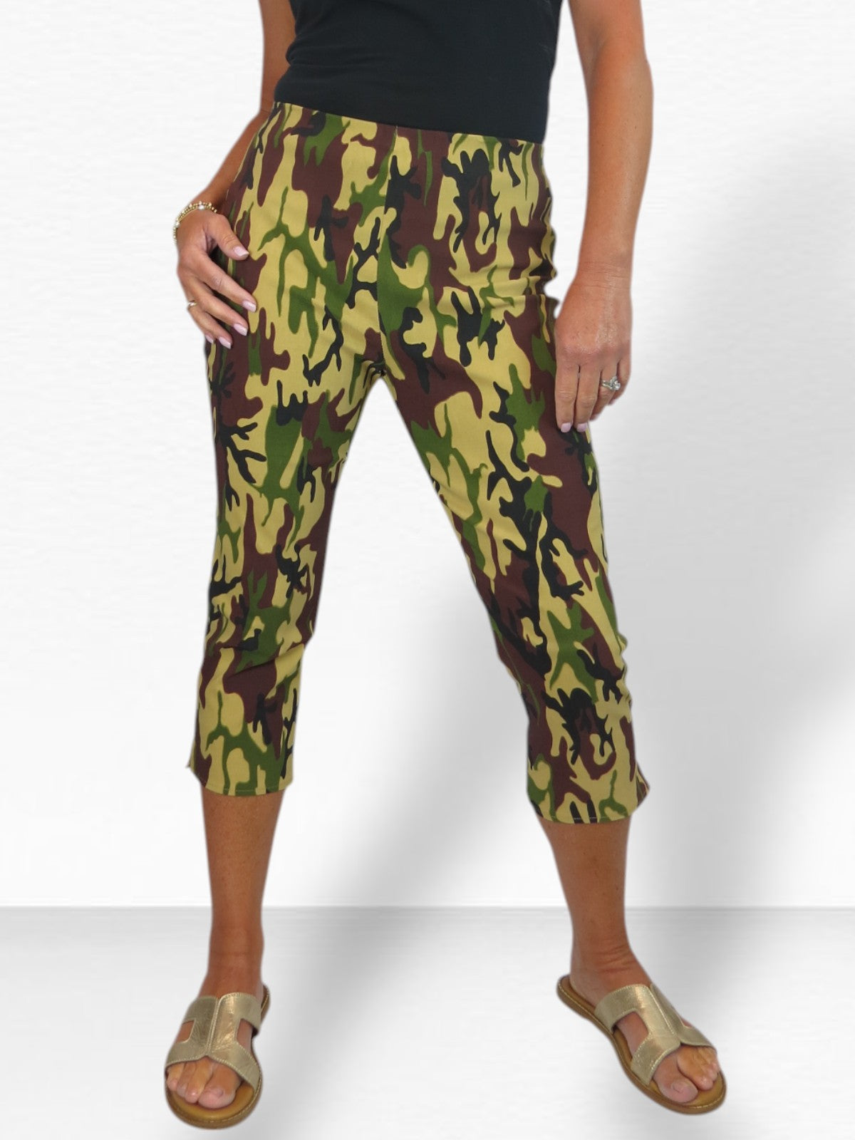Women's Pull On Elasticated Waist Cropped Trousers Camo