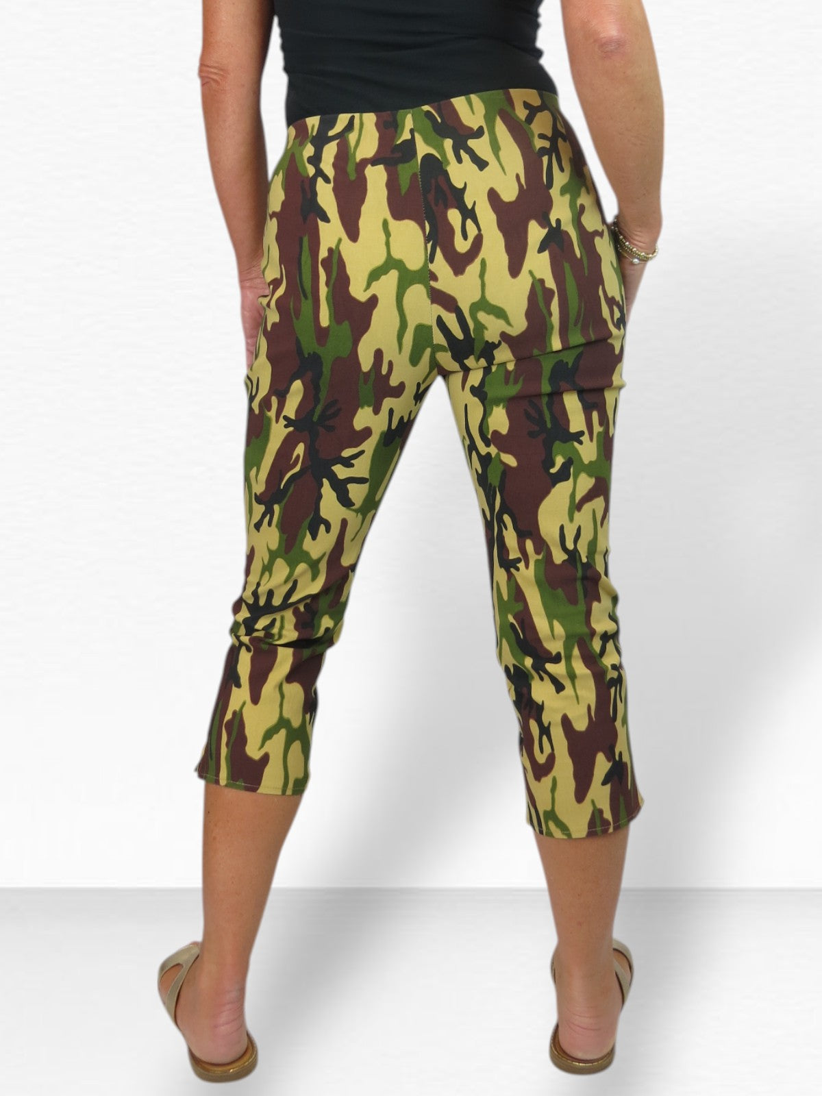 Women's Pull On Elasticated Waist Cropped Trousers Camo