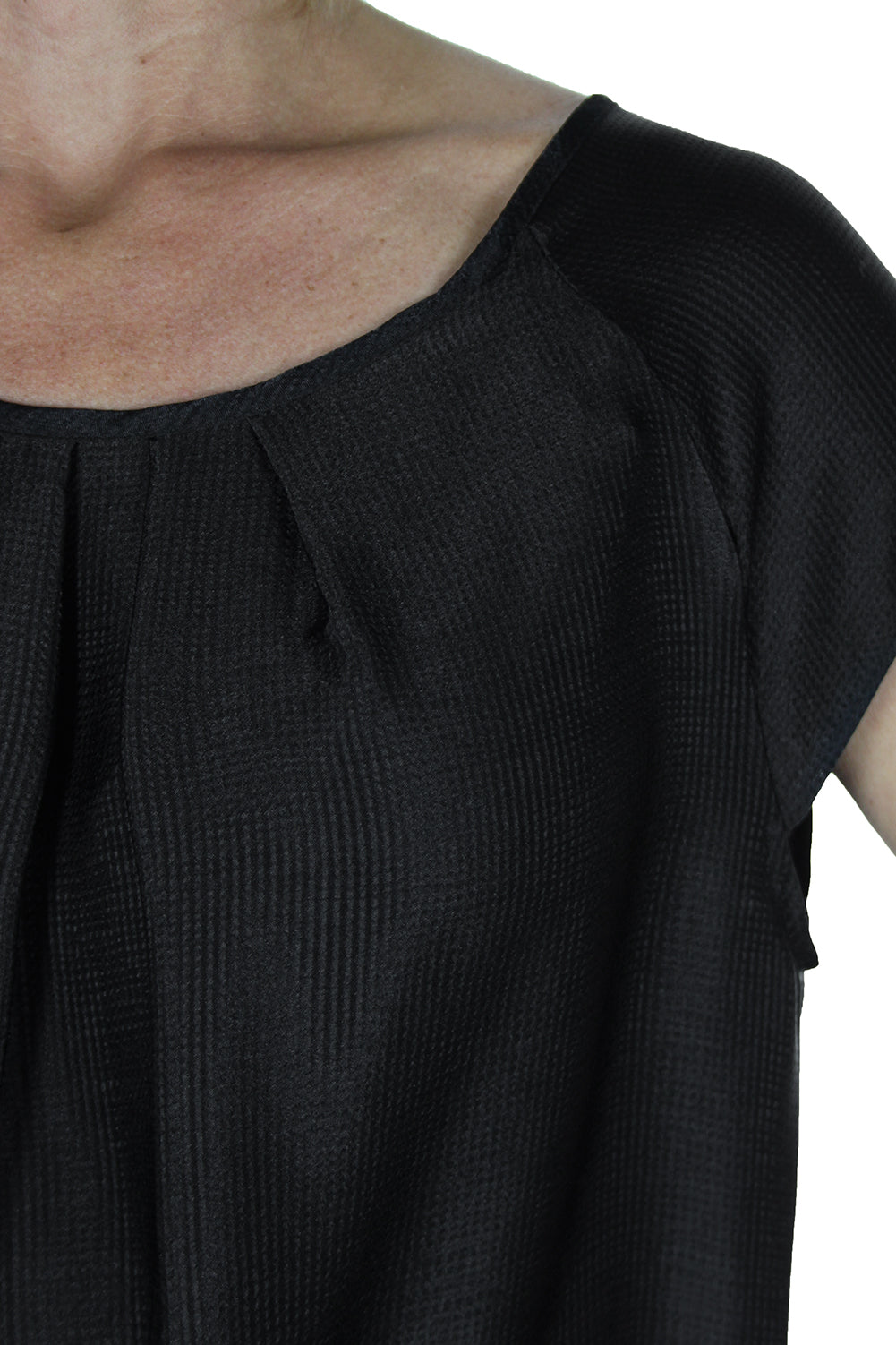 Silky Feel Textured Top With Shine Black